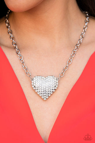 Paparazzi Accessories Heartbreakingly Blingy - Whiten
