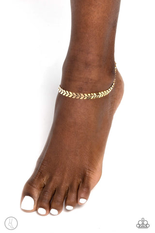Paparazzi Accessories Point in Time - Gold